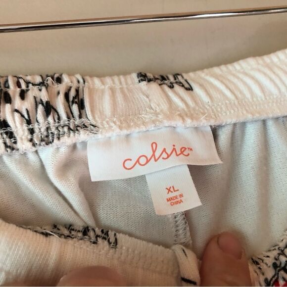 📳 Colsie | Soft, Fluffy Shorts - Picture 2 of 2